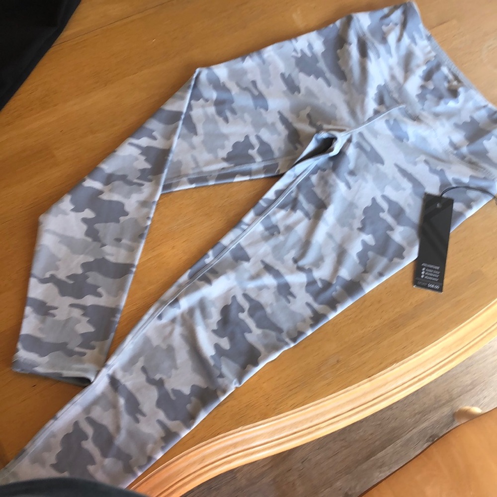 Athletic leggings